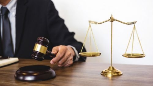 LUẬT SƯ THỪA KẾ